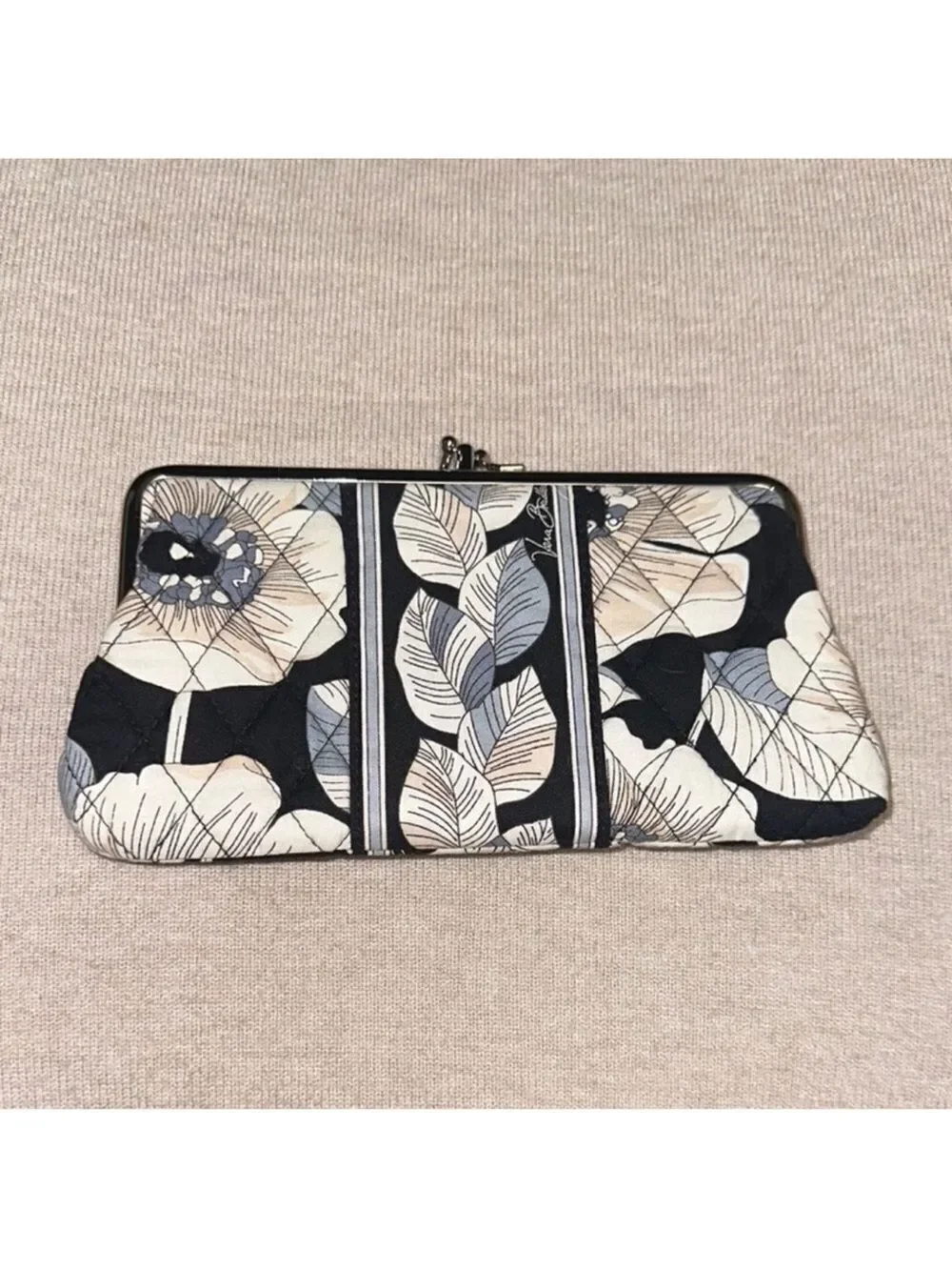 VB Camellia Black Ivory Tan Gray Floral Quilted Cotton Kissing Wallet